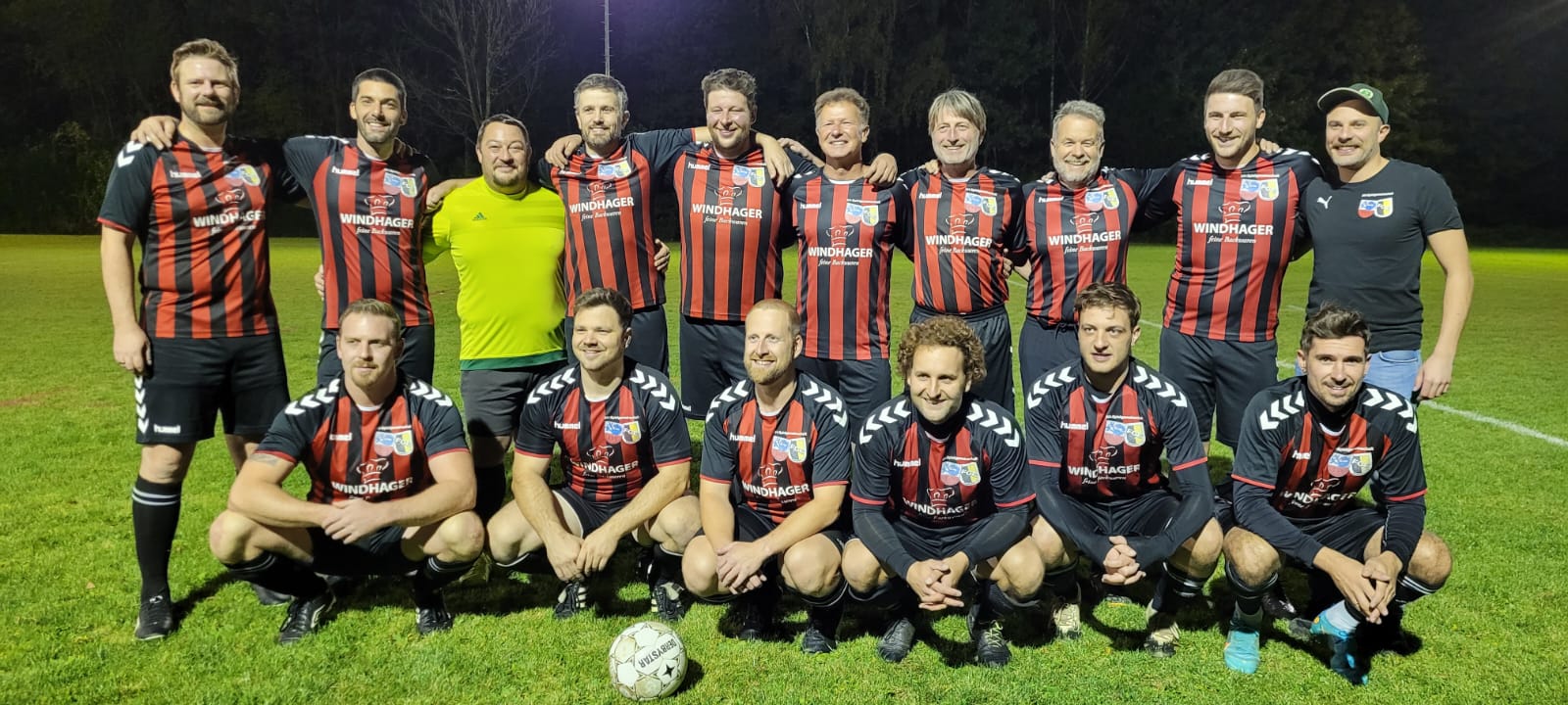 Flutlichtspiel im Waldstadion